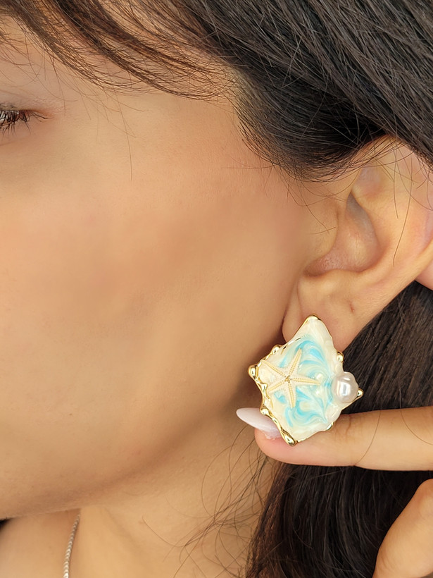 گوشواره آویز زنانه طرح ستاره دریایی و مروارید فیروزه ای و طلایی ،ضد حساسیت و رنگ ثابت کد E111