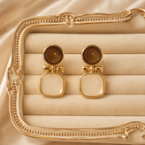 گوشواره زنانه هندسی شیری و قهوه ای ضد حساسیت و رنگ ثابت کد E105